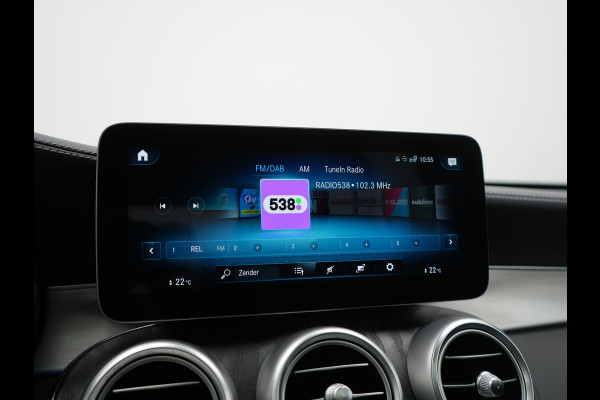 Mercedes-Benz GLC 300e 4MATIC Advantage PHEV 320pk Dealer O.H. | Trekhaak Af Fabriek | Panodak | Adaptive Cruise | Sportstoelen Verwarmd | Sfeerverlichting | Apple Carplay | Blis | Navigatie | DAB | Plug In Hybrid |