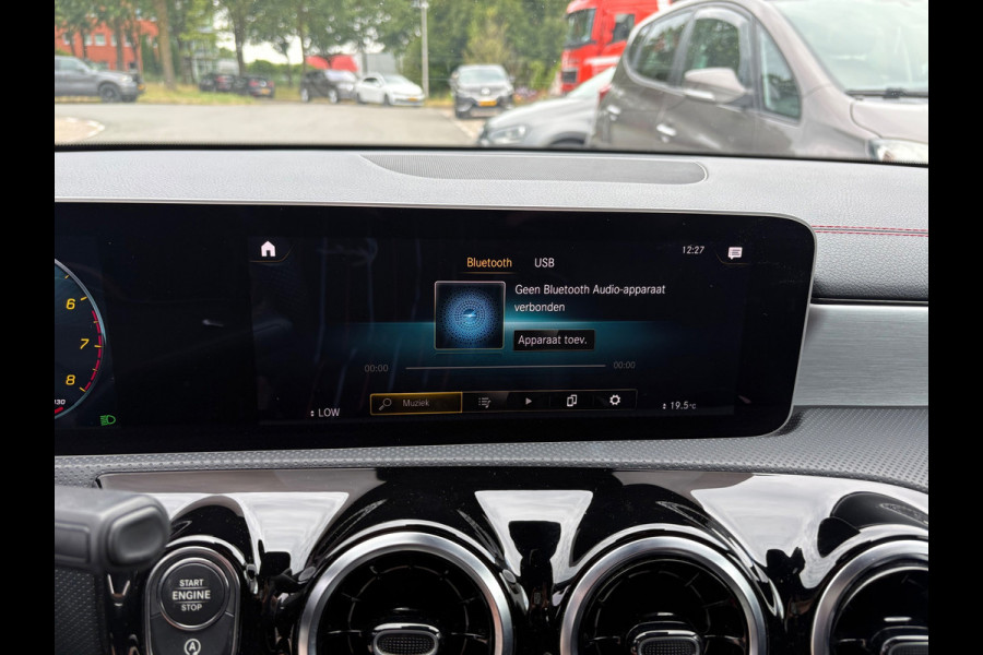 Mercedes-Benz CLA-Klasse 180 Premium Plus 10 INCH WIDESCREEN