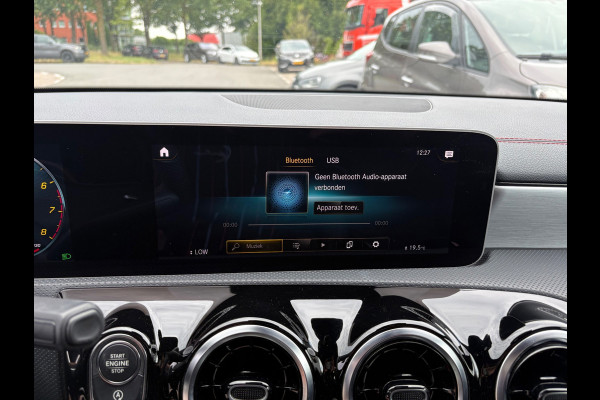 Mercedes-Benz CLA-Klasse 180 Premium Plus 10 INCH WIDESCREEN