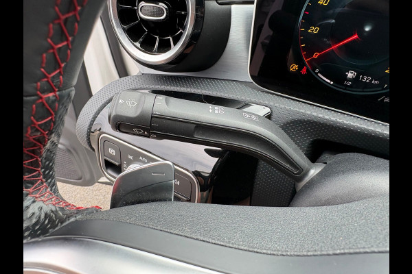 Mercedes-Benz CLA-Klasse 180 Premium Plus 10 INCH WIDESCREEN