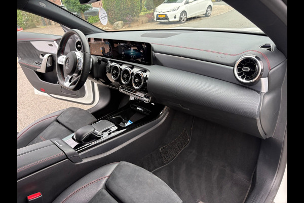 Mercedes-Benz CLA-Klasse 180 Premium Plus 10 INCH WIDESCREEN
