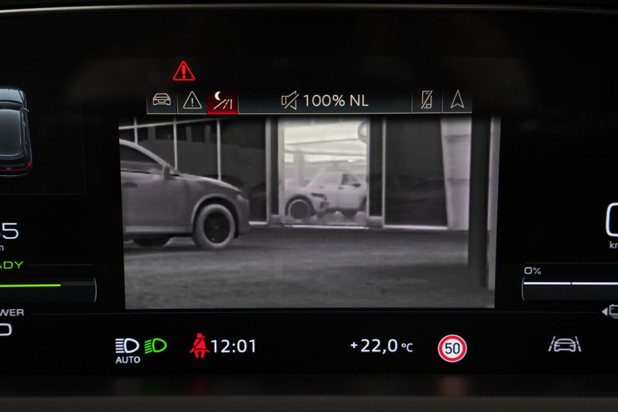 Audi e-tron 55 quattro Business edition Plus 95 kWh Panoramadak Leder B&O Full-led