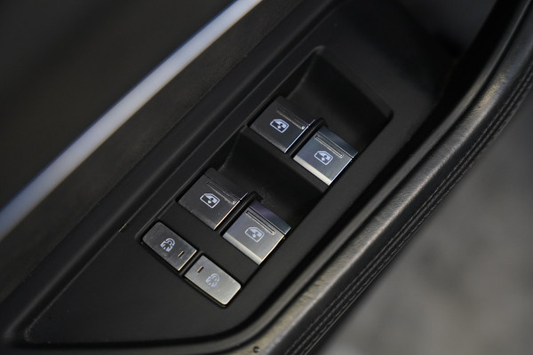 Audi e-tron 55 quattro Business edition Plus 95 kWh Panoramadak Leder B&O Full-led