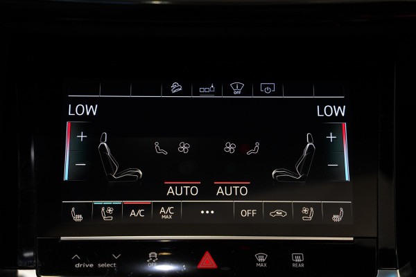 Audi e-tron 55 quattro Business edition Plus 95 kWh Panoramadak Leder B&O Full-led