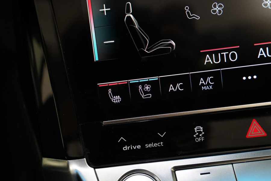 Audi e-tron 55 quattro Business edition Plus 95 kWh Panoramadak Leder B&O Full-led