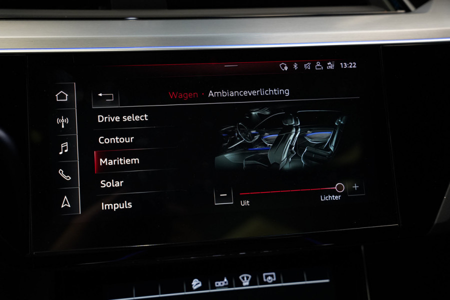 Audi e-tron 55 quattro Business edition Plus 95 kWh Panoramadak Leder B&O Full-led