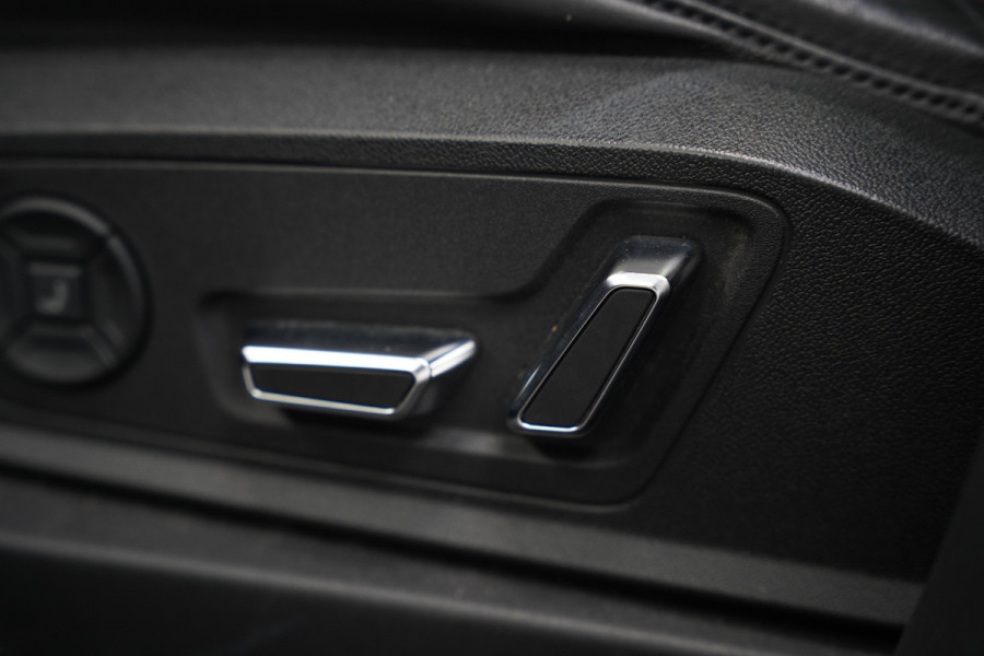 Audi e-tron 55 quattro Business edition Plus 95 kWh Panoramadak Leder B&O Full-led