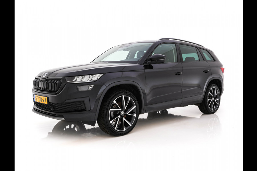 Škoda Kodiaq 1.5 TSI Business Edition (INCL-BTW) *LEATHER-FABRIC | FULL-LED | DIGI-COCKPIT | CAMERA | KEYLESS | DAB+ | NAVI-FULLMAP | SPORTSEATS | PRIVACY-GLASS | ECC | PDC | TOWBAR | CRUISE | 20''ALU*