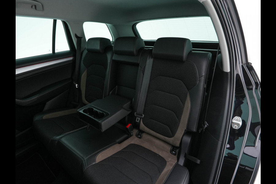 Škoda Kodiaq 1.5 TSI Business Edition (INCL-BTW) *LEATHER-FABRIC | FULL-LED | DIGI-COCKPIT | CAMERA | KEYLESS | DAB+ | NAVI-FULLMAP | SPORTSEATS | PRIVACY-GLASS | ECC | PDC | TOWBAR | CRUISE | 20''ALU*