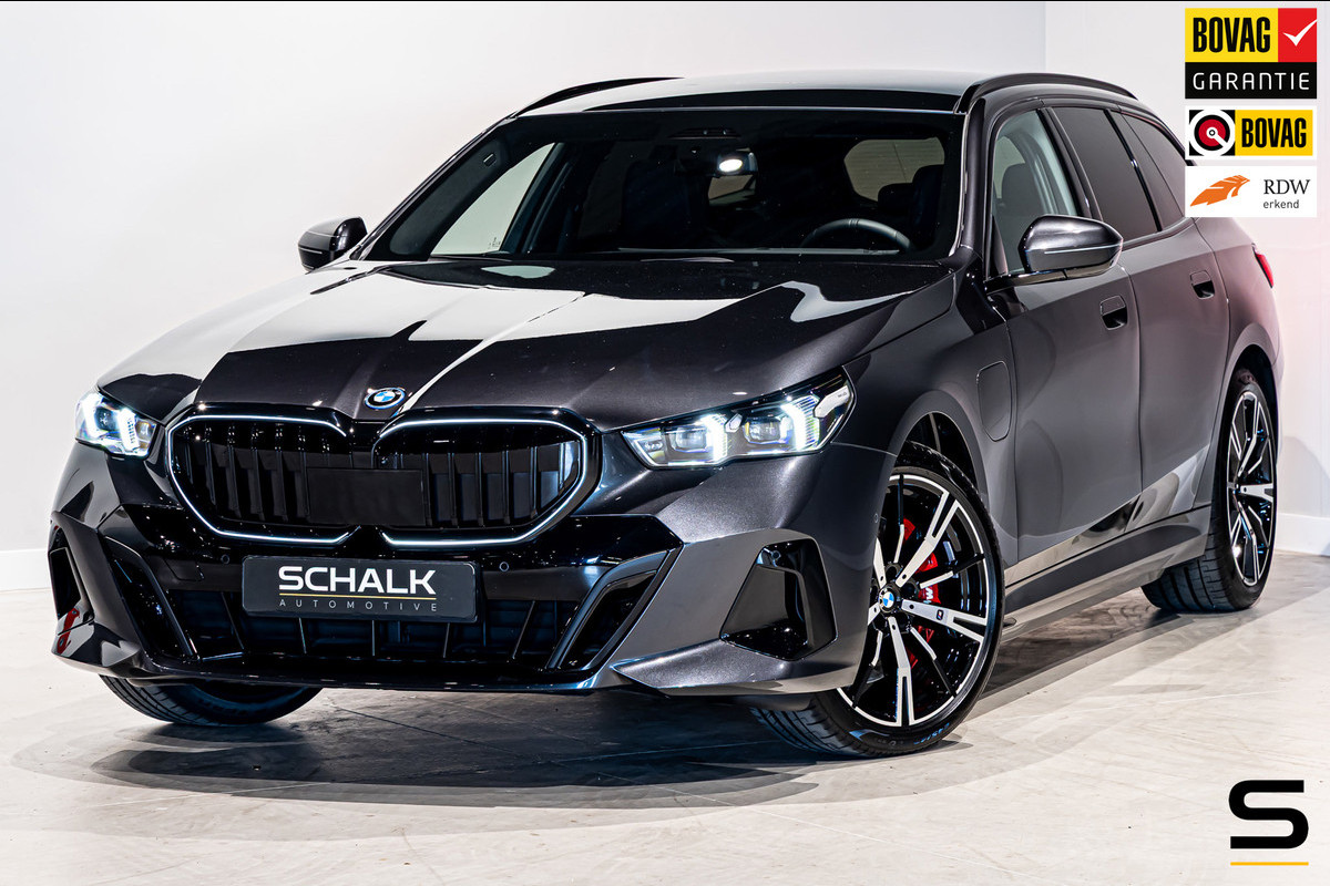 BMW 5 Serie Touring 550e xDrive|Full|B&W|Fiscaal aantrekkelijk