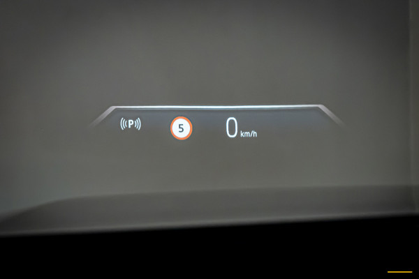 BMW 5 Serie Touring 550e xDrive|Full|B&W|Fiscaal aantrekkelijk