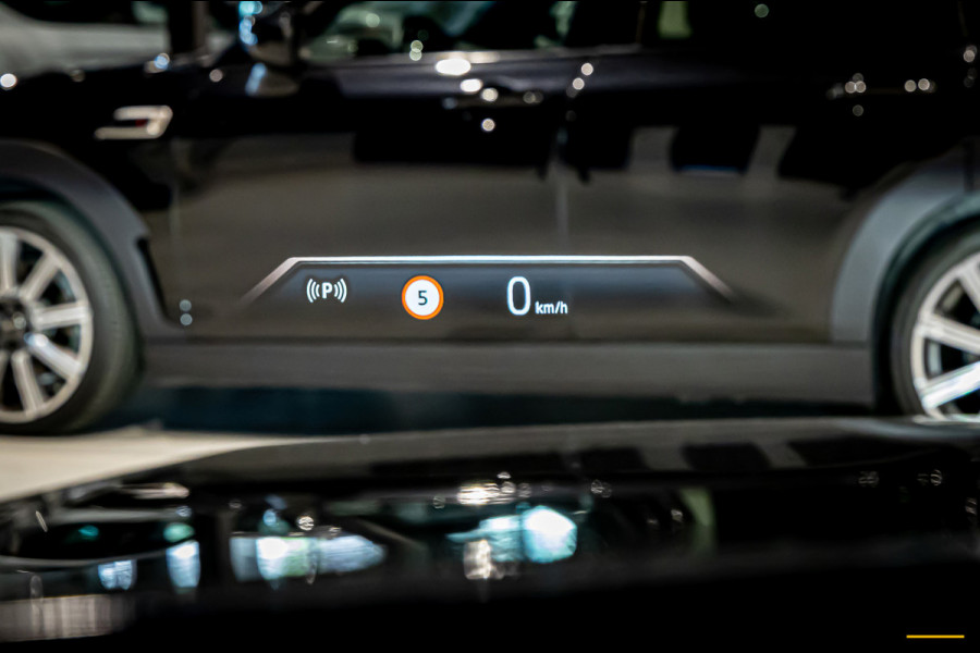 BMW 5 Serie Touring 550e xDrive|Full|B&W|Fiscaal aantrekkelijk