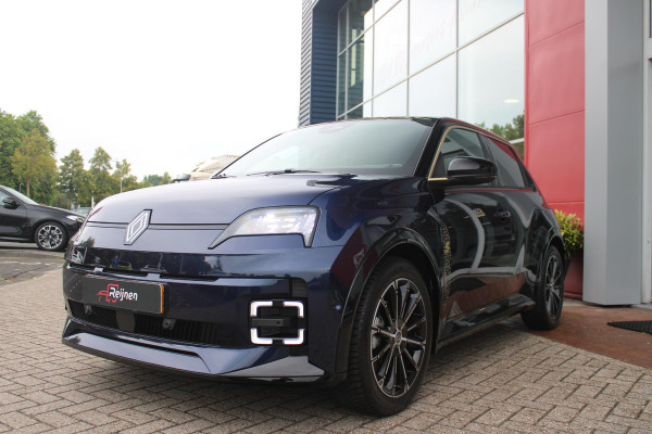 Renault 5 COMFORT RANGE ICONIC CINQ 150PK 52 kWh | PACK WINTER: ELEKTRISCH VERWARMBARE VOORSTOELEN/ELEKTRISCH VERWARMBAAR STUURWIEL/BESTUURDERSSTOEL MET ELEKTRISCH VERSTELBARE LENDESTEUN/IN HOOGTE VERSTELBARE PASSAGIERSSTOEL | PACK PREMIUM SOUND HARMAN KARDON: 9 SPEAKERS WAARVAN 1 SUBWOOFER/VERMOGEN 410 WATT/5 GELUIDSSFEREN: STUDIO/PODCAST/CONCERT/CLUB EN IMMERSION | PACK PARKING: FULL EASY PARK ASSIST MET PARKEERSENSOREN AAN VOOR EN ZIJKANT | PACK SAFETY & ADVANCED DRIVING ASSIST: INTELLIGENT ADAPTIVE CRUISE CONTROL,GEBRUIKT KAARTDATA OM SNELHEID AAN TE PASSEN/ACCUPANT SAFETY E