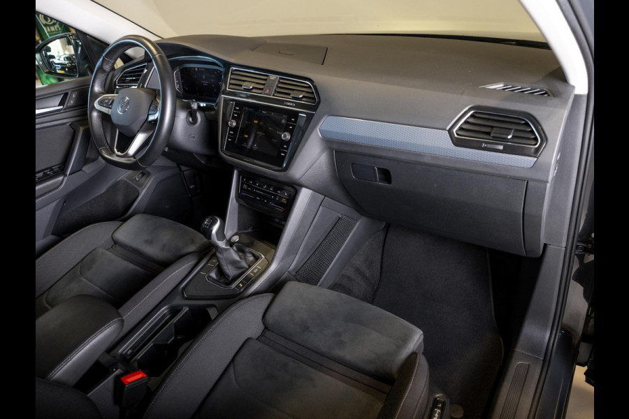 Volkswagen Tiguan 1.5 TSI Life Business / 150pk / Achteruitrij camera / Stoel en stuur verwarming /