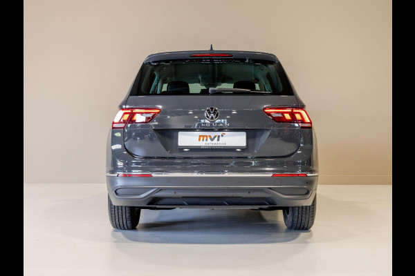 Volkswagen Tiguan 1.5 TSI Life Business / 150pk / Achteruitrij camera / Stoel en stuur verwarming /