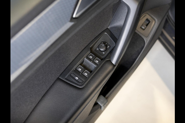 Volkswagen Tiguan 1.5 TSI Life Business / 150pk / Achteruitrij camera / Stoel en stuur verwarming /