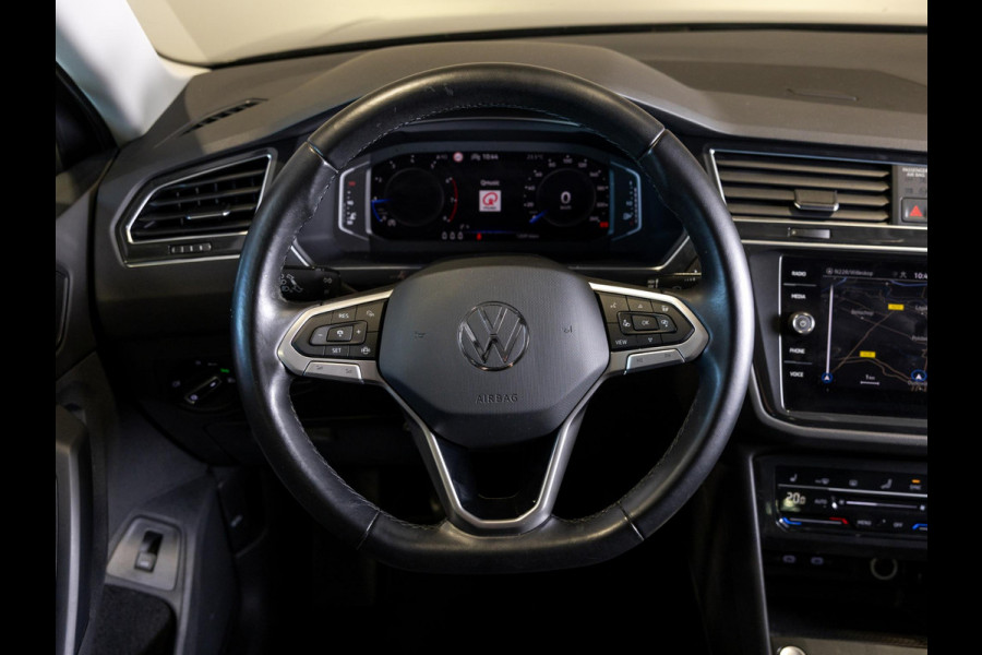 Volkswagen Tiguan 1.5 TSI Life Business / 150pk / Achteruitrij camera / Stoel en stuur verwarming /