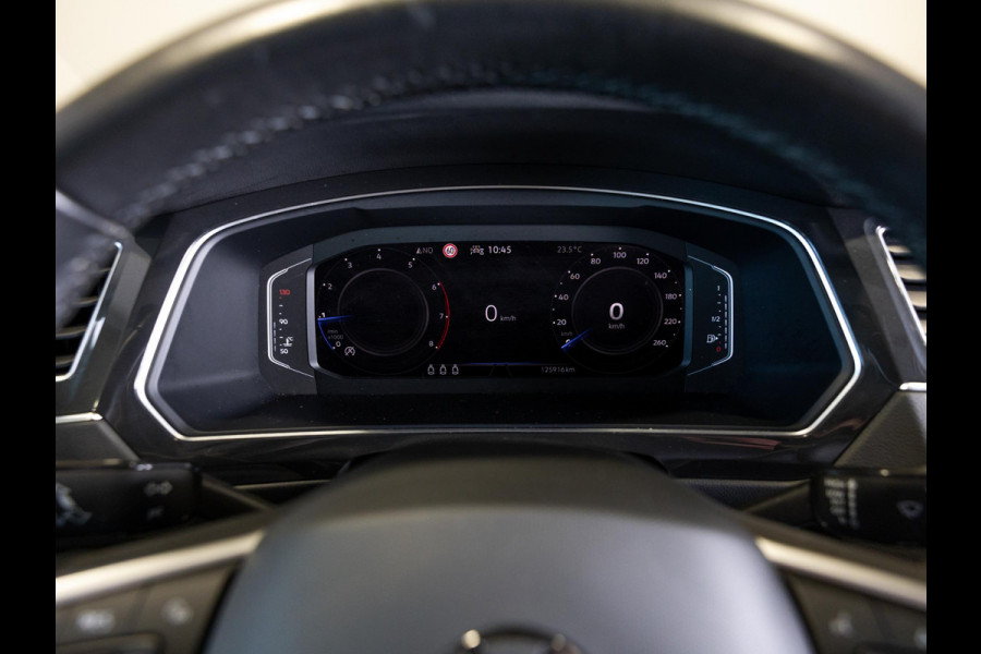 Volkswagen Tiguan 1.5 TSI Life Business / 150pk / Achteruitrij camera / Stoel en stuur verwarming /