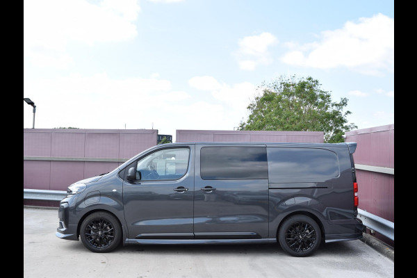 Opel Vivaro-e Dubbele Cabine 75kWh | STX Sport | Mooiste  bus van NL (!) | Lederen bekleding | Spoilerpakket | 18 inch Lichtmetalen velgen | Dynamic Comfort NAV Pakket | Winterpakket | 2x schuifdeur | Betimmering | Comfortstoelen |