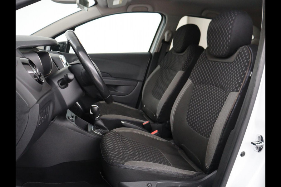 Renault Captur 1.3 TCe Intens | Stoelverwarming | Camera | Park assist | Cruise control | Carplay | Climate control | Dodehoek detectie | Navigatie | Full LED