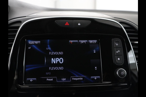 Renault Captur 1.3 TCe Intens | Stoelverwarming | Camera | Park assist | Cruise control | Carplay | Climate control | Dodehoek detectie | Navigatie | Full LED