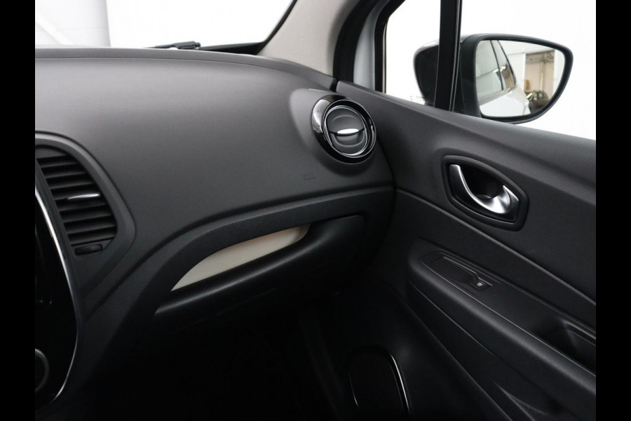 Renault Captur 1.3 TCe Intens | Stoelverwarming | Camera | Park assist | Cruise control | Carplay | Climate control | Dodehoek detectie | Navigatie | Full LED