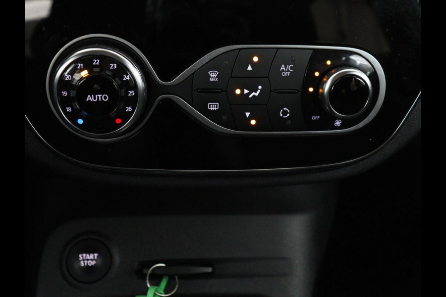 Renault Captur 1.3 TCe Intens | Stoelverwarming | Camera | Park assist | Cruise control | Carplay | Climate control | Dodehoek detectie | Navigatie | Full LED