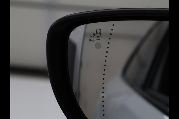 Renault Captur 1.3 TCe Intens | Stoelverwarming | Camera | Park assist | Cruise control | Carplay | Climate control | Dodehoek detectie | Navigatie | Full LED