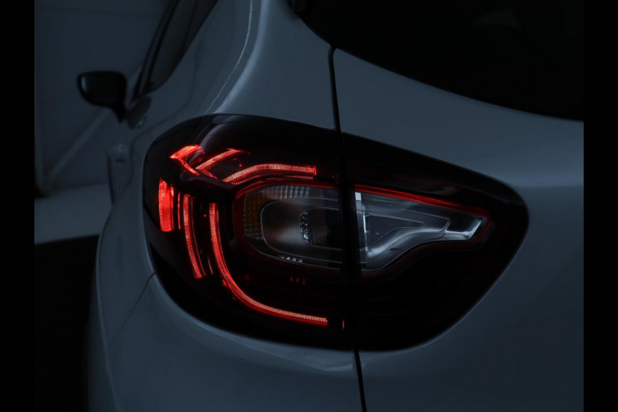 Renault Captur 1.3 TCe Intens | Stoelverwarming | Camera | Park assist | Cruise control | Carplay | Climate control | Dodehoek detectie | Navigatie | Full LED