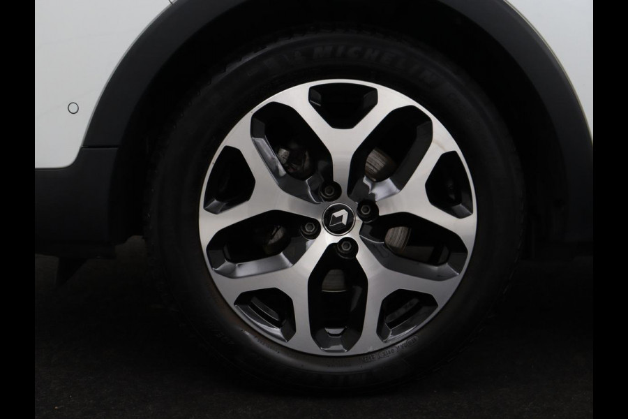 Renault Captur 1.3 TCe Intens | Stoelverwarming | Camera | Park assist | Cruise control | Carplay | Climate control | Dodehoek detectie | Navigatie | Full LED