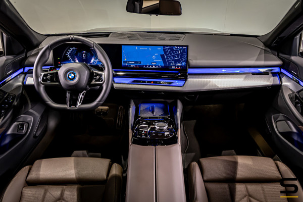 BMW 5 Serie Touring 530e|M-sport|Pano|Fiscaal aantrekkelijk