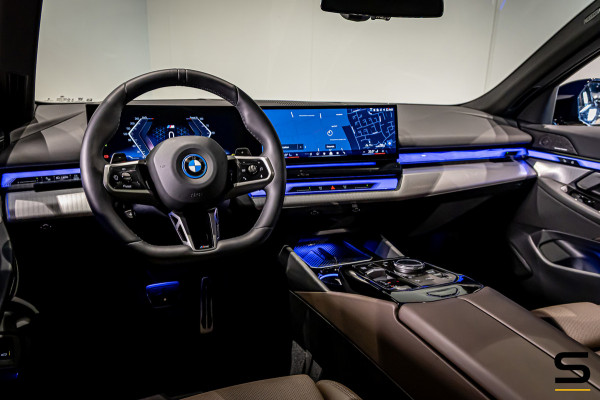 BMW 5 Serie Touring 530e|M-sport|Pano|Fiscaal aantrekkelijk