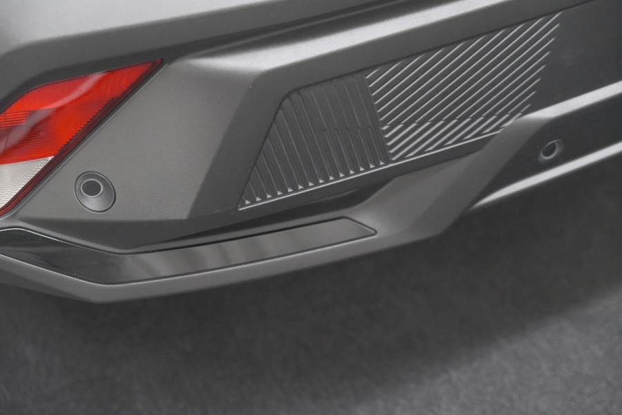 Peugeot 408 1.2 Hybrid 136 e-DCS6 GT | 360 Camera | Elektrische kofferklep | Dodehoekdetectie | Alcantara Stoelen
