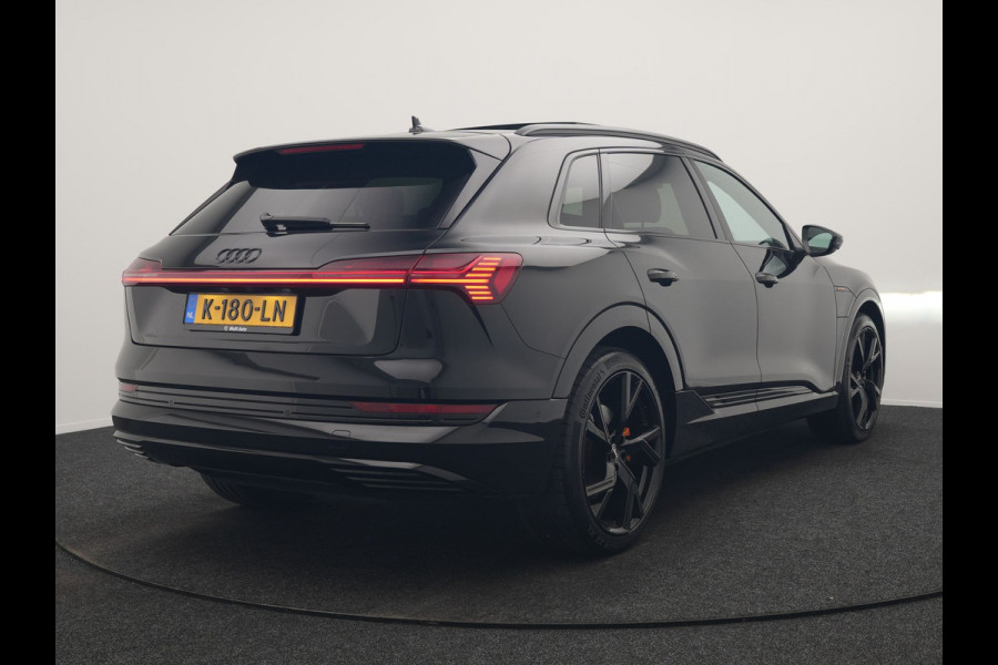 Audi e-tron 50 Quattro S Line 71 kWh 313pk Dealer O.H. | Panodak | Luchtvering | Head Up | Adaptive Cruise | Bang & Olufsen | Camera | Matrix LED | Alcantara Sportstoelen Memory & Verwarmd | Sfeerverlichting | Apple Carplay | Keyless | Blis |
