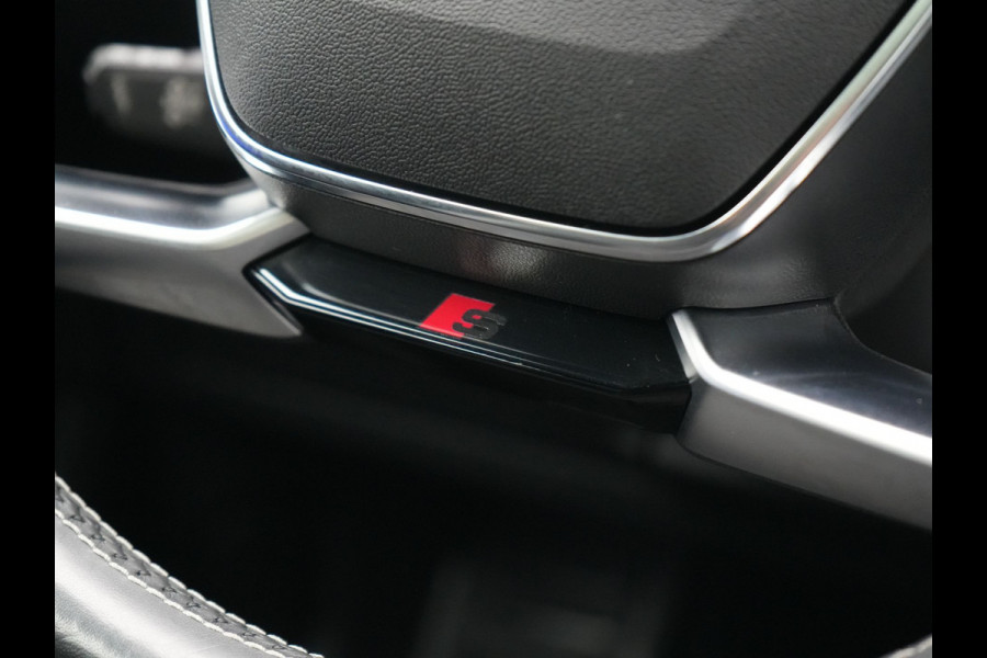 Audi e-tron 50 Quattro S Line 71 kWh 313pk Dealer O.H. | Panodak | Luchtvering | Head Up | Adaptive Cruise | Bang & Olufsen | Camera | Matrix LED | Alcantara Sportstoelen Memory & Verwarmd | Sfeerverlichting | Apple Carplay | Keyless | Blis |