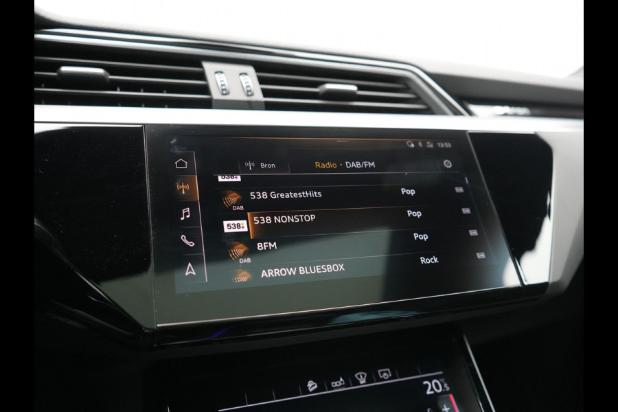 Audi e-tron 50 Quattro S Line 71 kWh 313pk Dealer O.H. | Panodak | Luchtvering | Head Up | Adaptive Cruise | Bang & Olufsen | Camera | Matrix LED | Alcantara Sportstoelen Memory & Verwarmd | Sfeerverlichting | Apple Carplay | Keyless | Blis |