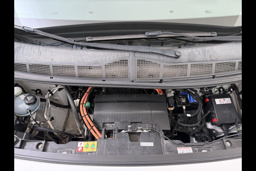Peugeot e-Expert Automaat 50kWh Incl Btw SOH 92% 9-Persoons Navi* Apple Carplay Android Auto Airco Cruise Control Privacy Glas DAB Isofix Bluetooth Dealeronderhouden Origineel Nederlandse Auto