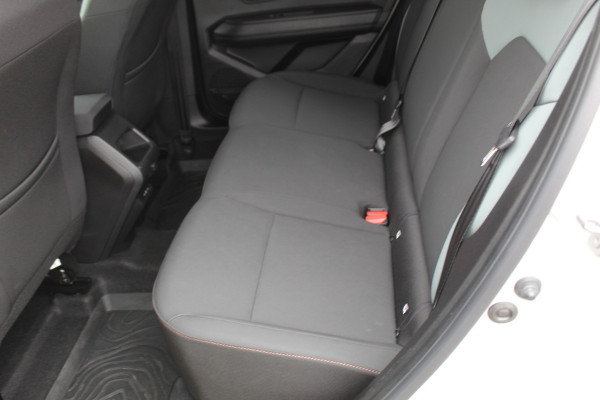 Dacia Duster 1.2-130pk TCe Mild-Hybrid Extreme. Stoere SUV ! Slechts 16.000km ! Autm. airco, LED verl., 360gr. camera, parkeersensoren v+a, stoelverw., cruise control, dodehoek ass., telefoonvoorb., navigatie by Apple carplay / Android auto etc.