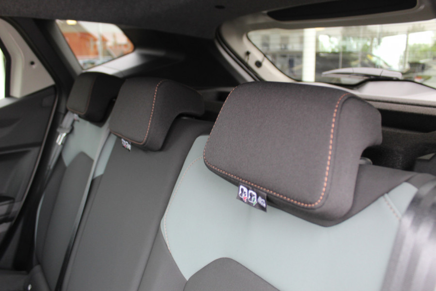 Dacia Duster 1.2-130pk TCe Mild-Hybrid Extreme. Stoere SUV ! Slechts 16.000km ! Autm. airco, LED verl., 360gr. camera, parkeersensoren v+a, stoelverw., cruise control, dodehoek ass., telefoonvoorb., navigatie by Apple carplay / Android auto etc.
