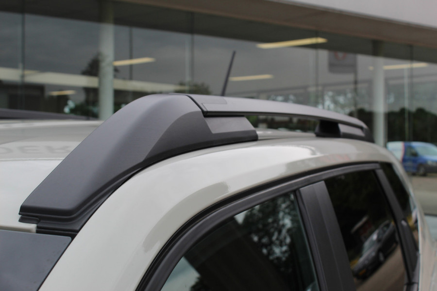 Dacia Duster 1.2-130pk TCe Mild-Hybrid Extreme. Stoere SUV ! Slechts 16.000km ! Autm. airco, LED verl., 360gr. camera, parkeersensoren v+a, stoelverw., cruise control, dodehoek ass., telefoonvoorb., navigatie by Apple carplay / Android auto etc.