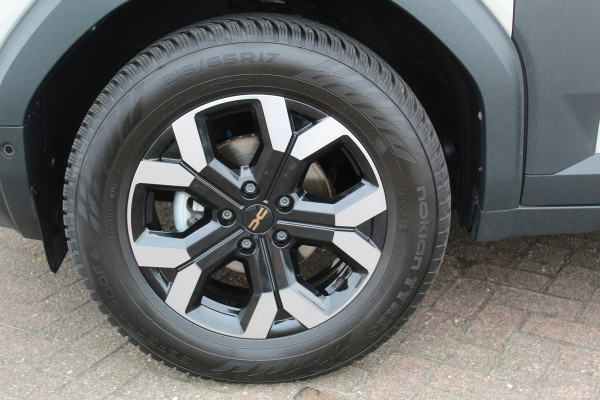 Dacia Duster 1.2-130pk TCe Mild-Hybrid Extreme. Stoere SUV ! Slechts 16.000km ! Autm. airco, LED verl., 360gr. camera, parkeersensoren v+a, stoelverw., cruise control, dodehoek ass., telefoonvoorb., navigatie by Apple carplay / Android auto etc.