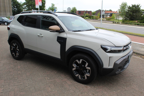 Dacia Duster 1.2-130pk TCe Mild-Hybrid Extreme. Stoere SUV ! Slechts 16.000km ! Autm. airco, LED verl., 360gr. camera, parkeersensoren v+a, stoelverw., cruise control, dodehoek ass., telefoonvoorb., navigatie by Apple carplay / Android auto etc.