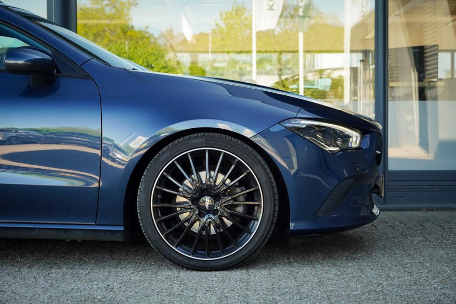 Mercedes-Benz CLA-Klasse Shooting Brake 180 d / Aut / Pano / Sfeerverlichting / Leder
