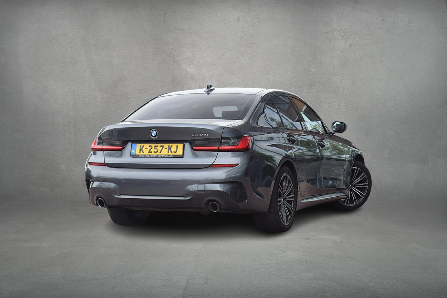 BMW 3-serie 330i High Executive | M-Sport | Leer/ Alcantara | Stoelverwarming