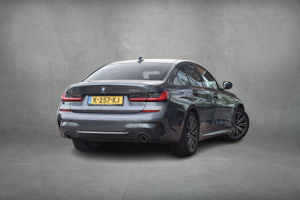 BMW 3-serie 330i High Executive | M-Sport | Leer/ Alcantara | Stoelverwarming
