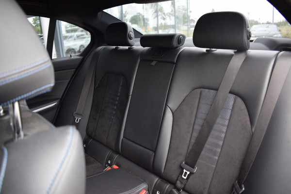 BMW 3-serie 330i High Executive | M-Sport | Leer/ Alcantara | Stoelverwarming
