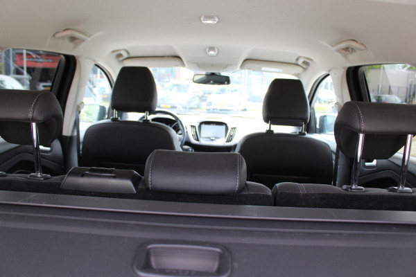Ford Kuga 1.5 EcoBoost ST Line multimedia navi trekhaak keyless clima vol opties
