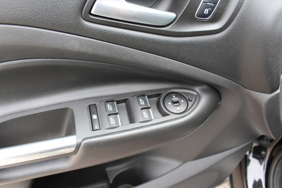 Ford Kuga 1.5 EcoBoost ST Line multimedia navi trekhaak keyless clima vol opties