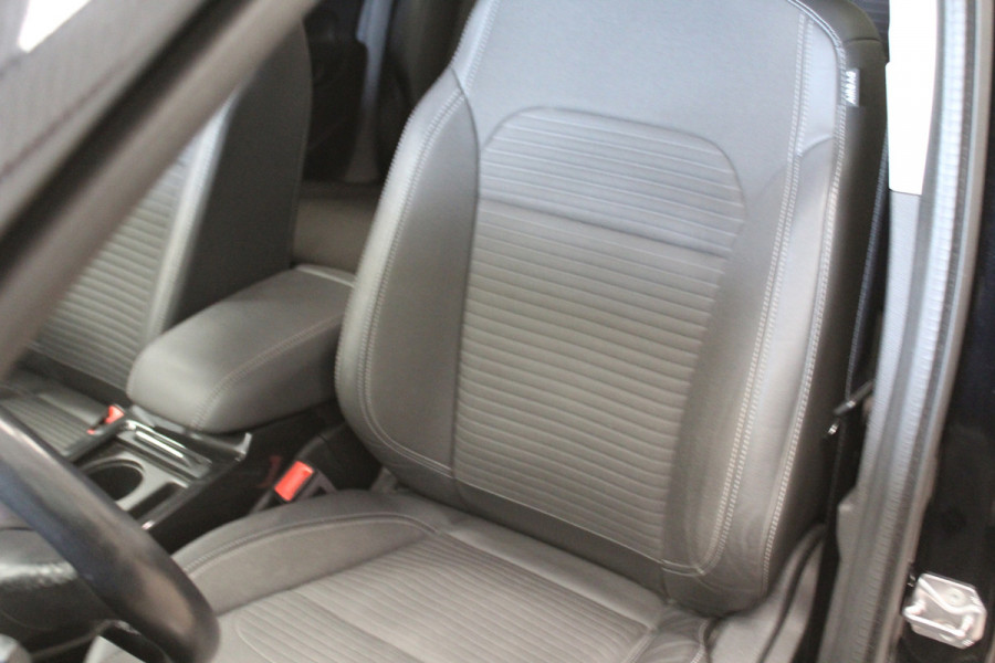 Ford Kuga 1.5 EcoBoost ST Line multimedia navi trekhaak keyless clima vol opties