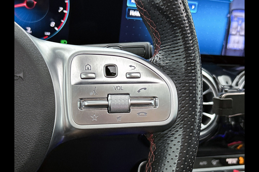 Mercedes-Benz Glb 250 4MATIC Premium Plus VOL! (Panorama, Burmester, Trekhaak, SfeerV, 360 camera, Lane Assist, AutoPilot, Etc)